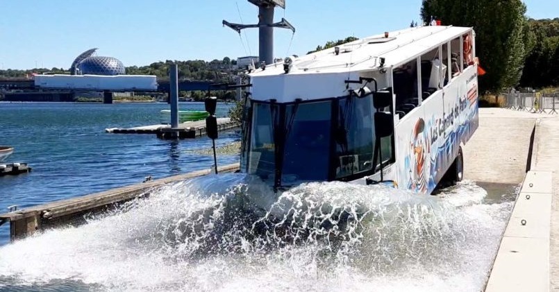Tour the French Capital Aboard the Hybrid or Amphibious Bus in Paris