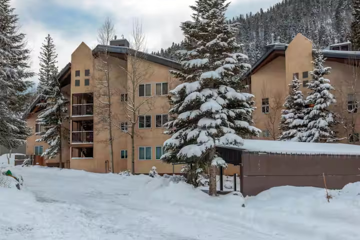 8 Best Airbnb Stays in Taos Ski Valley, New Mexico to Book in 2025