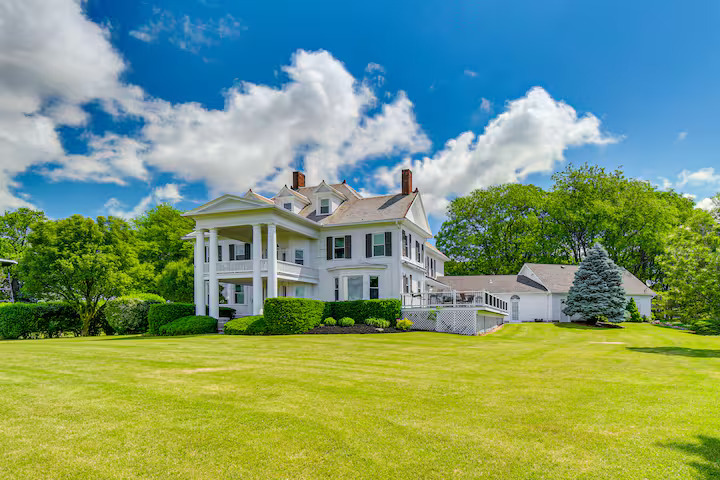 Airbnb Stays in Finger Lakes, New York: 8 Wine Trail Lakeside Homes