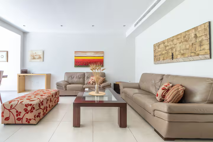 8 Best Airbnb Stays in Jerusalem, Israel Near Old City