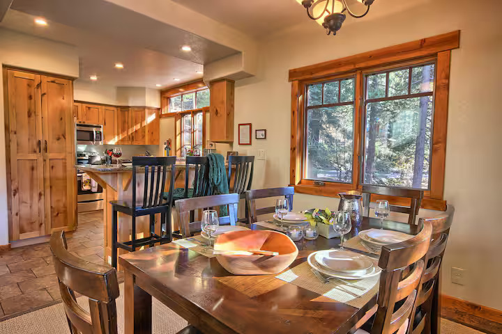 8 Best Airbnb Stays in Yosemite, California to Book in 2026