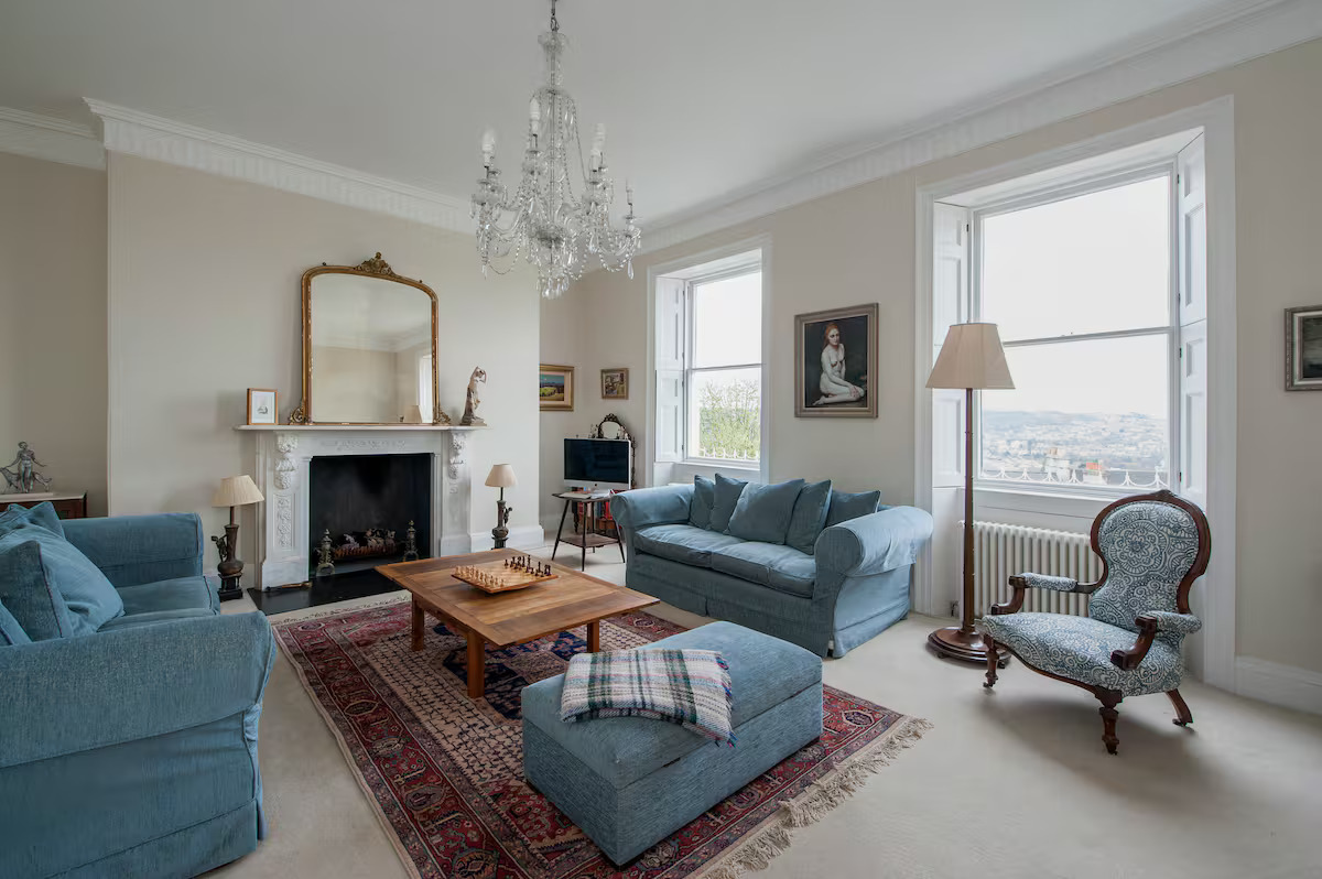 8 Best 2026 Airbnb Stays in Bath, England Near Roman Baths
