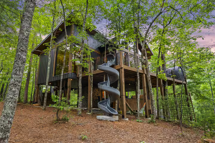 8 Unique Treehouse Airbnb Stays in the United States